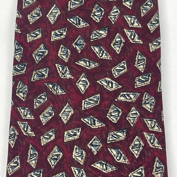 Louis Feraud Tie Mens Red Diamonds 100% Italian Silk - Picture 3 of 5